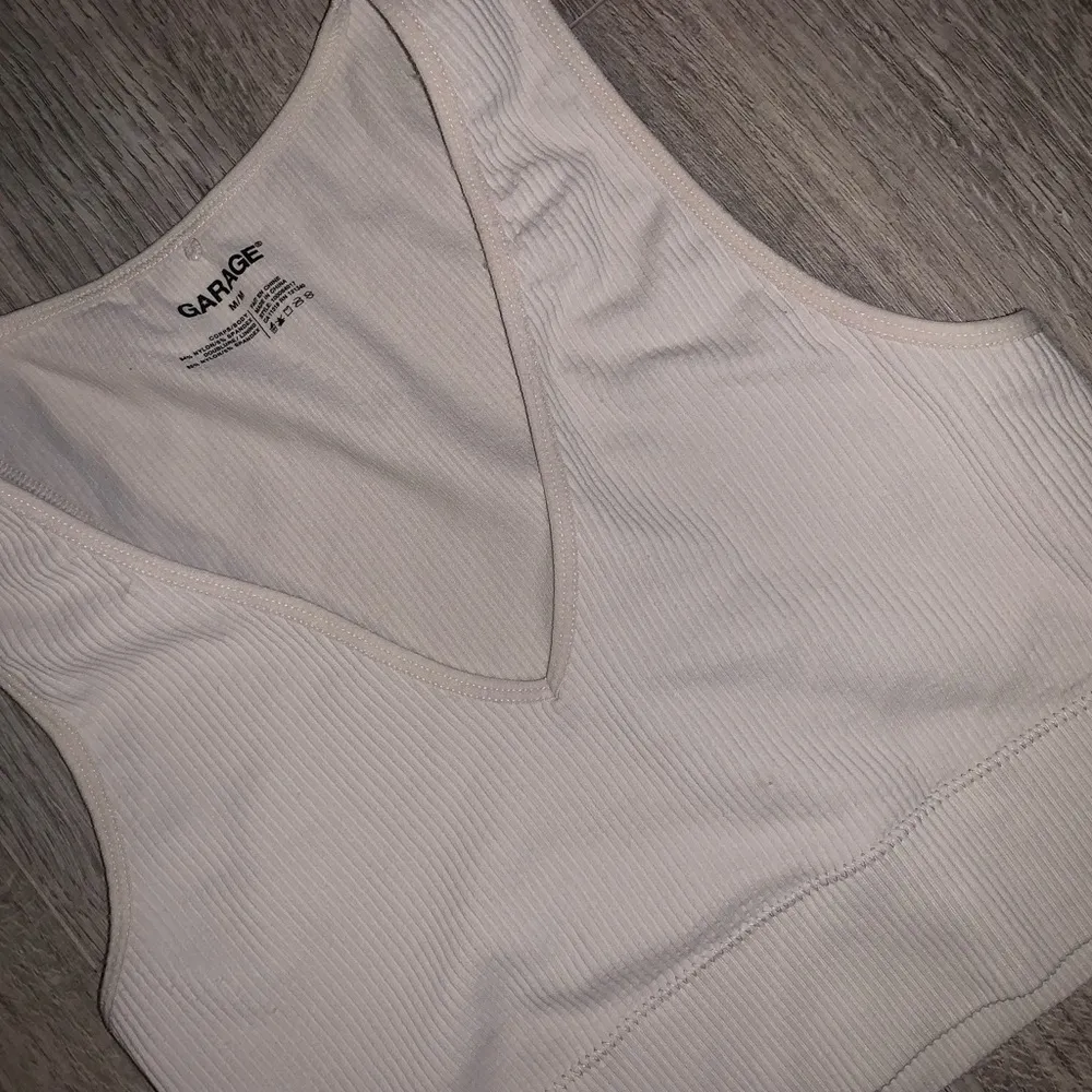 Garage plunge ribbed crop top - Image 2