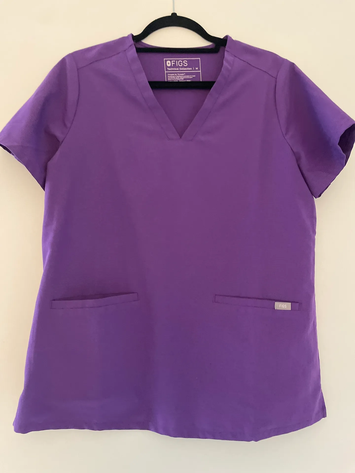 Casma 3-Pocket Scrub Top - Image 4