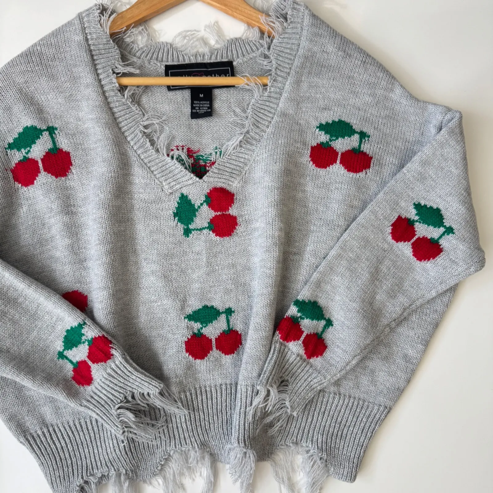 Polly & Esther Cherry Sweater‎ V Neck Knit Pullover Distressed Gray Medium - Image 6