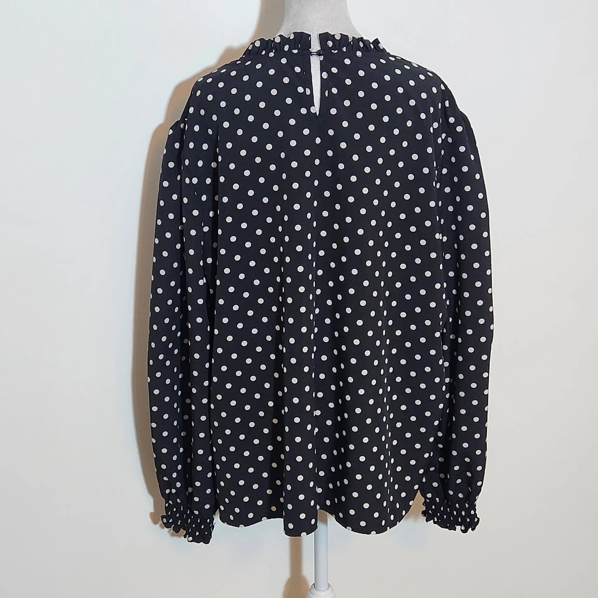 Black and White Polka Dot Long Sleeve Blouse Size 3XL Shein Curve Polka Dot Top - Image 5