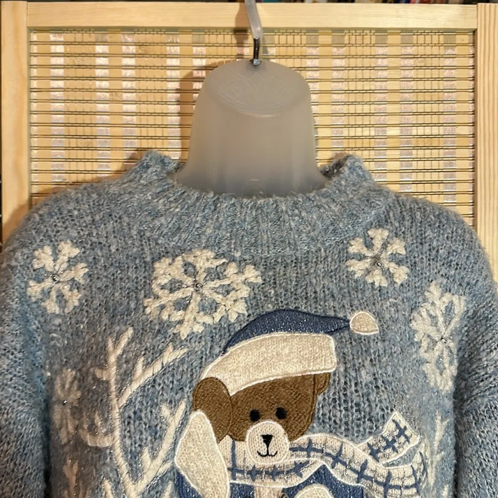 Mandal Bay Vintage 1990s Y2K Blue Winter Scene Bear Snowflakes Sweater Medium? - Image 3