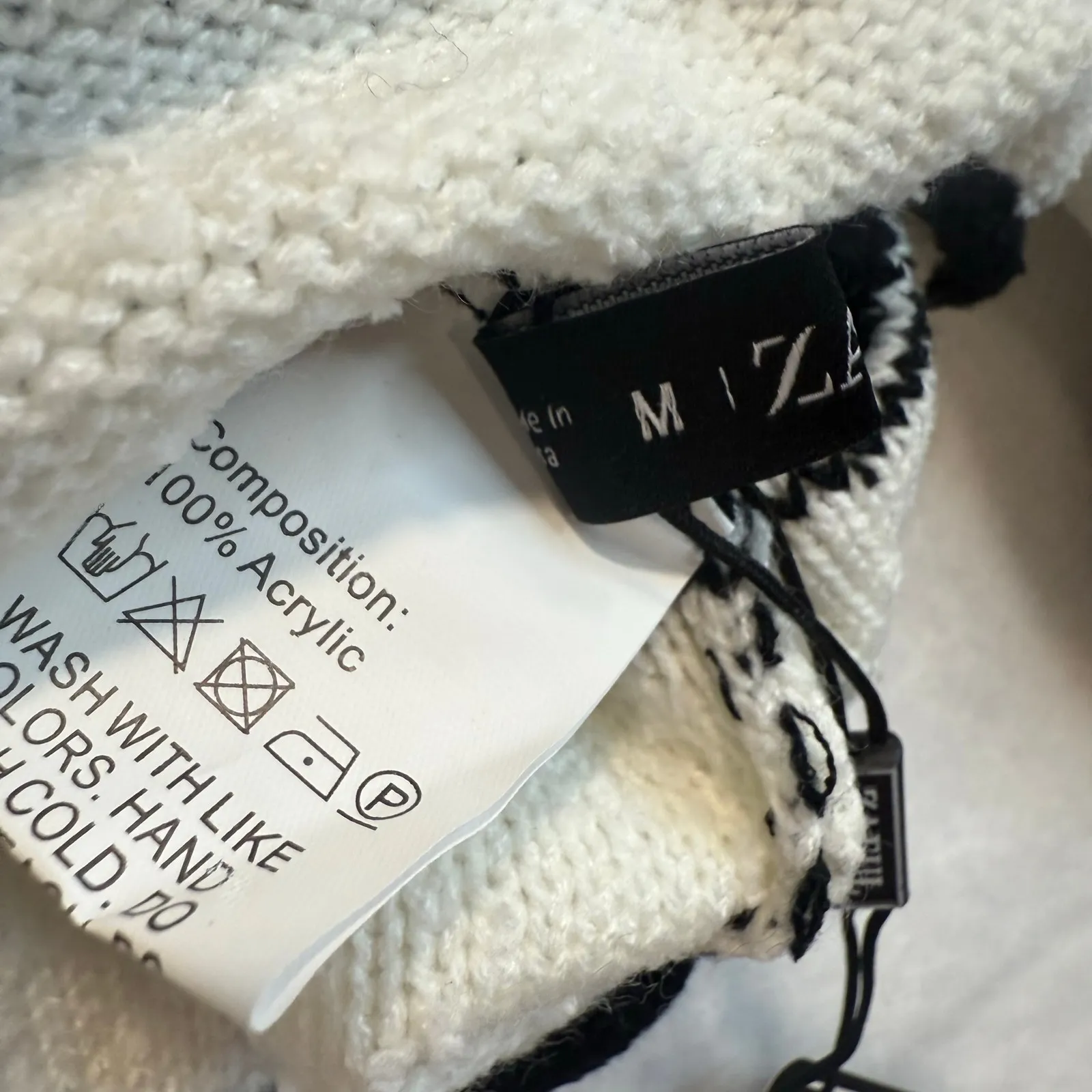 Zaful Striped Sweater Crop Top Black & Off White Cropped loose Size Medium NWT - Image 5