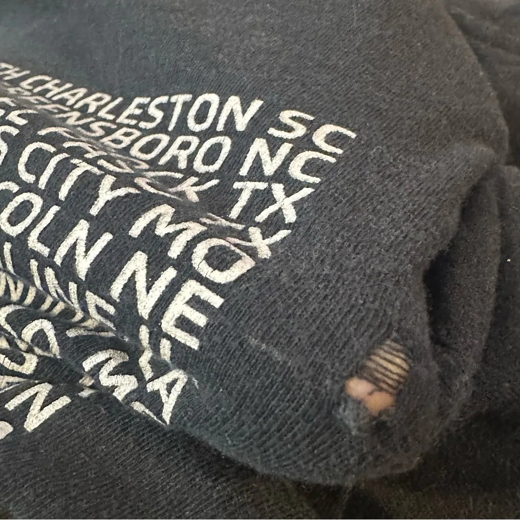 Kane Brown 2021 2022 Concert Tour T-Shirt Size Medium Black
Thrashed Concert Tee - Image 8