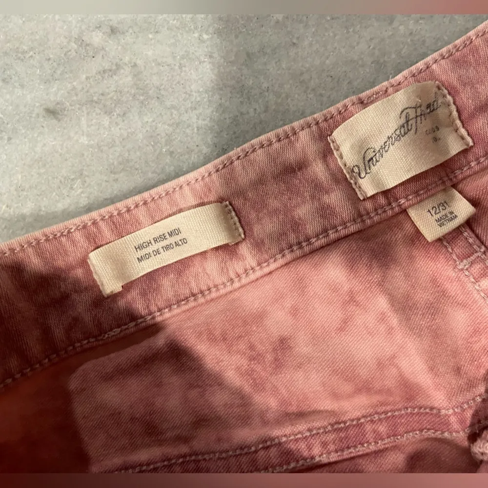 NWOT Universal Thread Size 12 Pink Tie Dye Acid Wash Stretch Cut Off Jean Shorts - Image 11