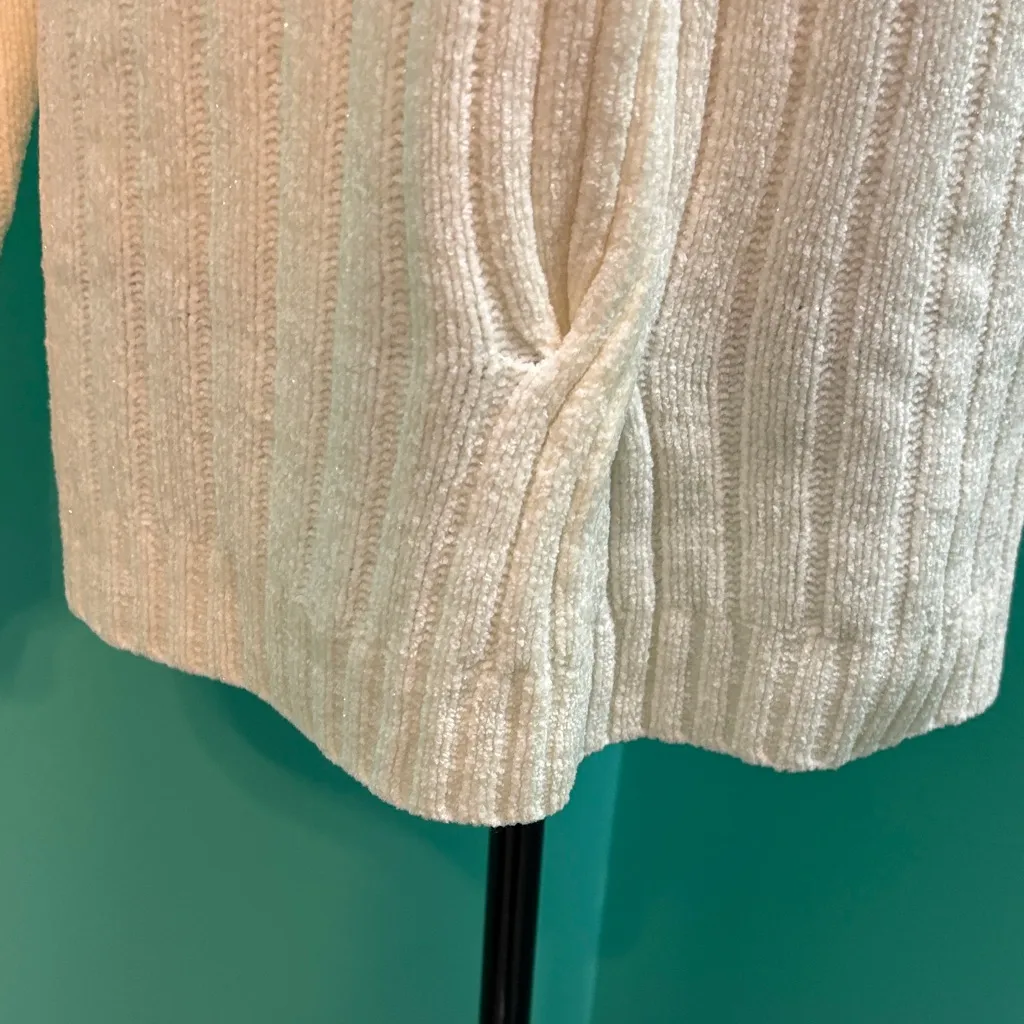 Classic Elements Cream V-Neck Sweater - Image 4