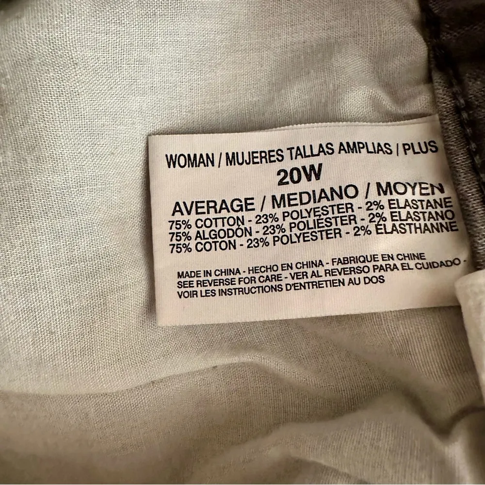 Gloria Vanderbilt Gray Wash Mid-Rise Pull-On Crop/Capri Pants Size 20W - Image 6