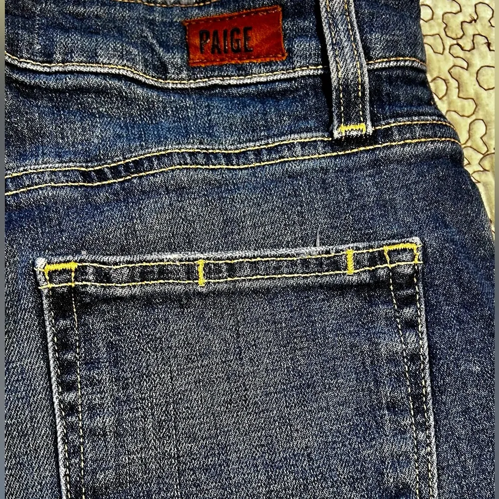 PAIGE Margot  High Waist Distressed Raw Edge Medium Wash Jean Shorts Sz 25 - Image 5