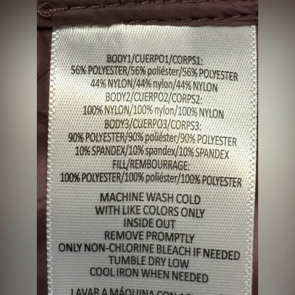 Calvin Klein Performance Puffer Vest with Security Pocket size Small - Image 7