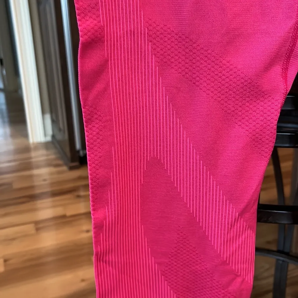 Performance Athletic Leggings Pink Sizzle New Avia Bodymapped Capri Womens Small - Image 4