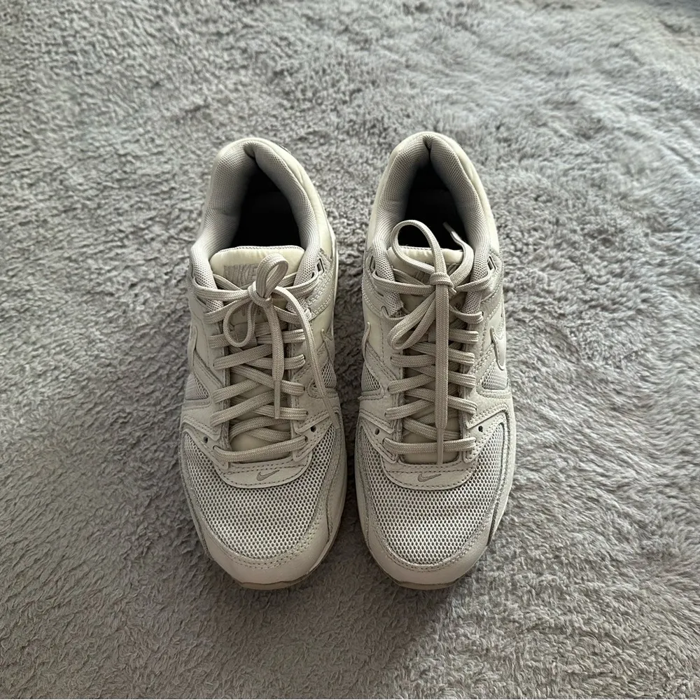 Nike Air Max 90 Women's Casual Sneakers - Image 2