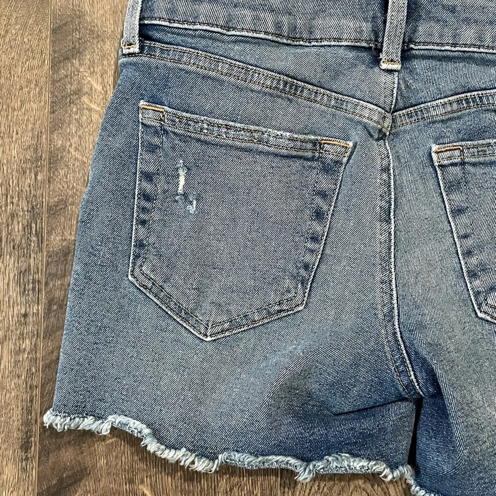 Tommy Hilfiger Distressed Jean Shorts Size 00 - Image 6