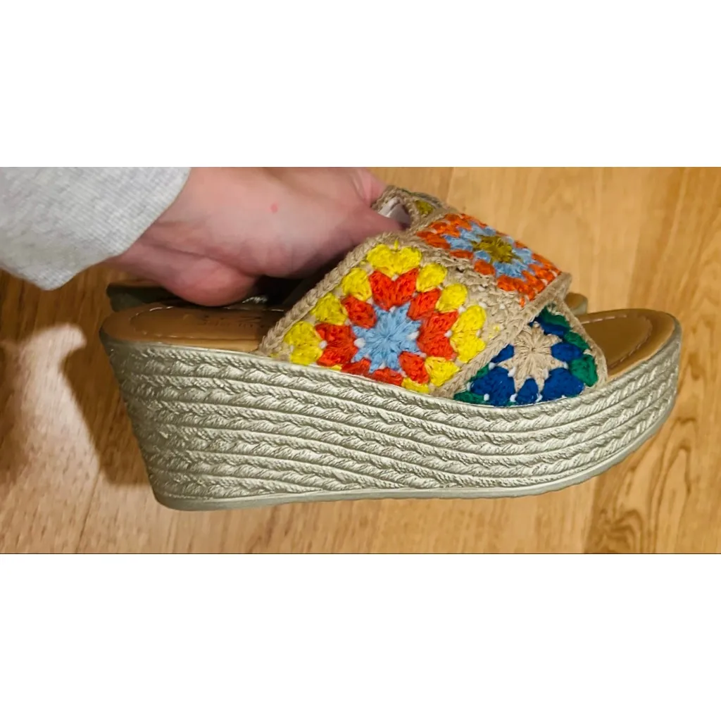 Granny square Multicolor Crochet Wedge Sandals Size 6.5 Gold - Image 4