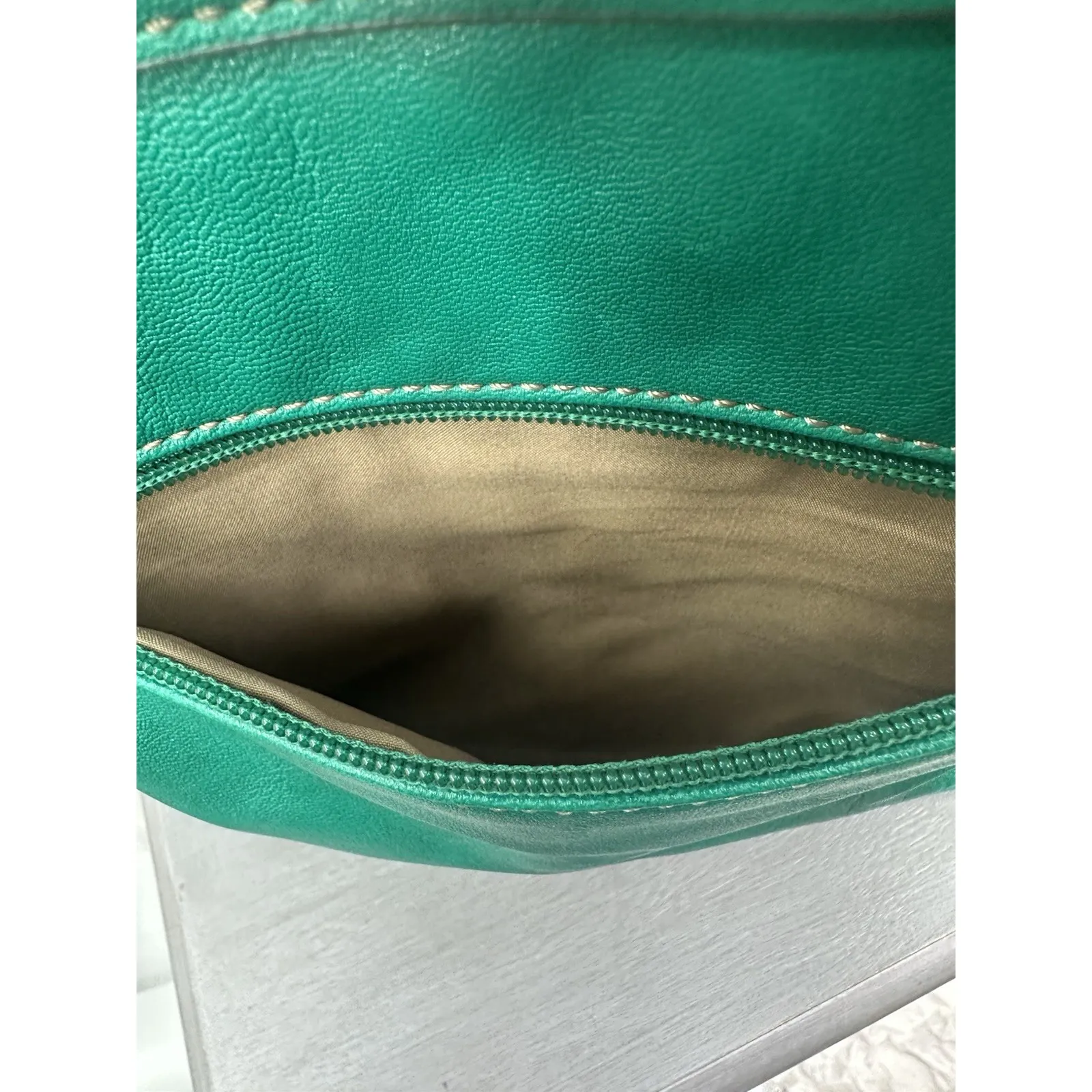 Relic Adjustable Crossbody Green Purse Classic Zipper Logo Soft Women's - Image 14