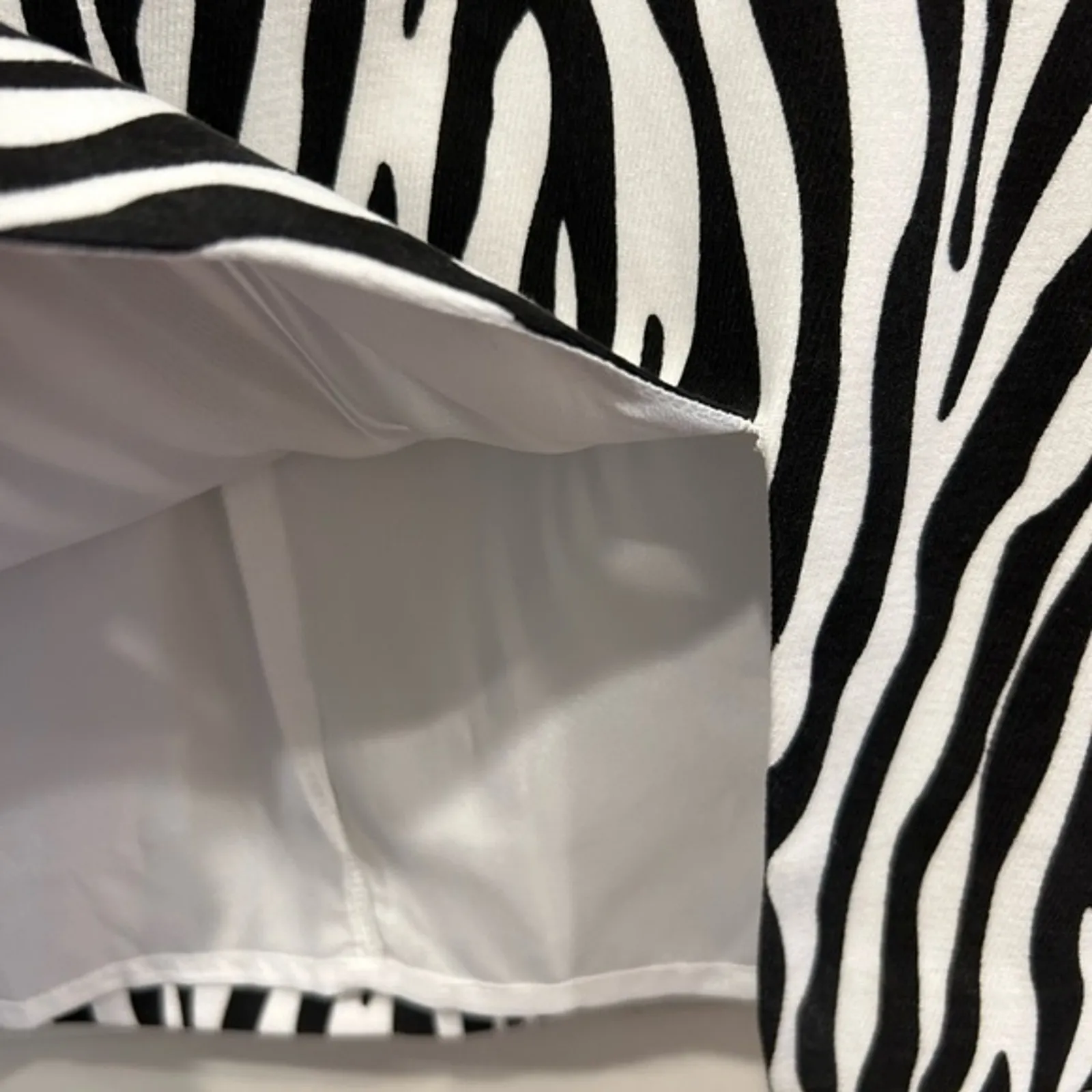 NWT Anthropologie Grey Lab Lined Zebra‎ Print Mini Skirt With Slit Sz L Festival Black Size L - Image 6