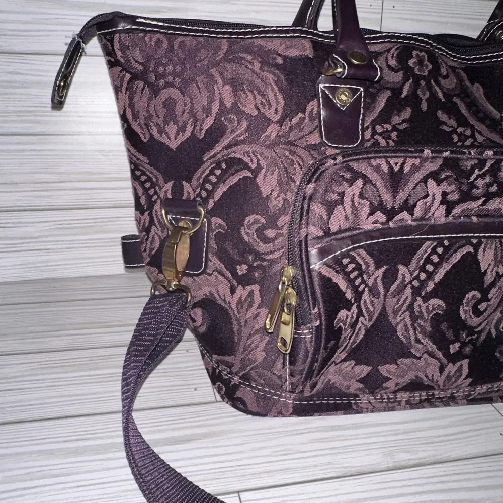 Like New American Flyer Large Womens Purse Strap Bag - Image 4