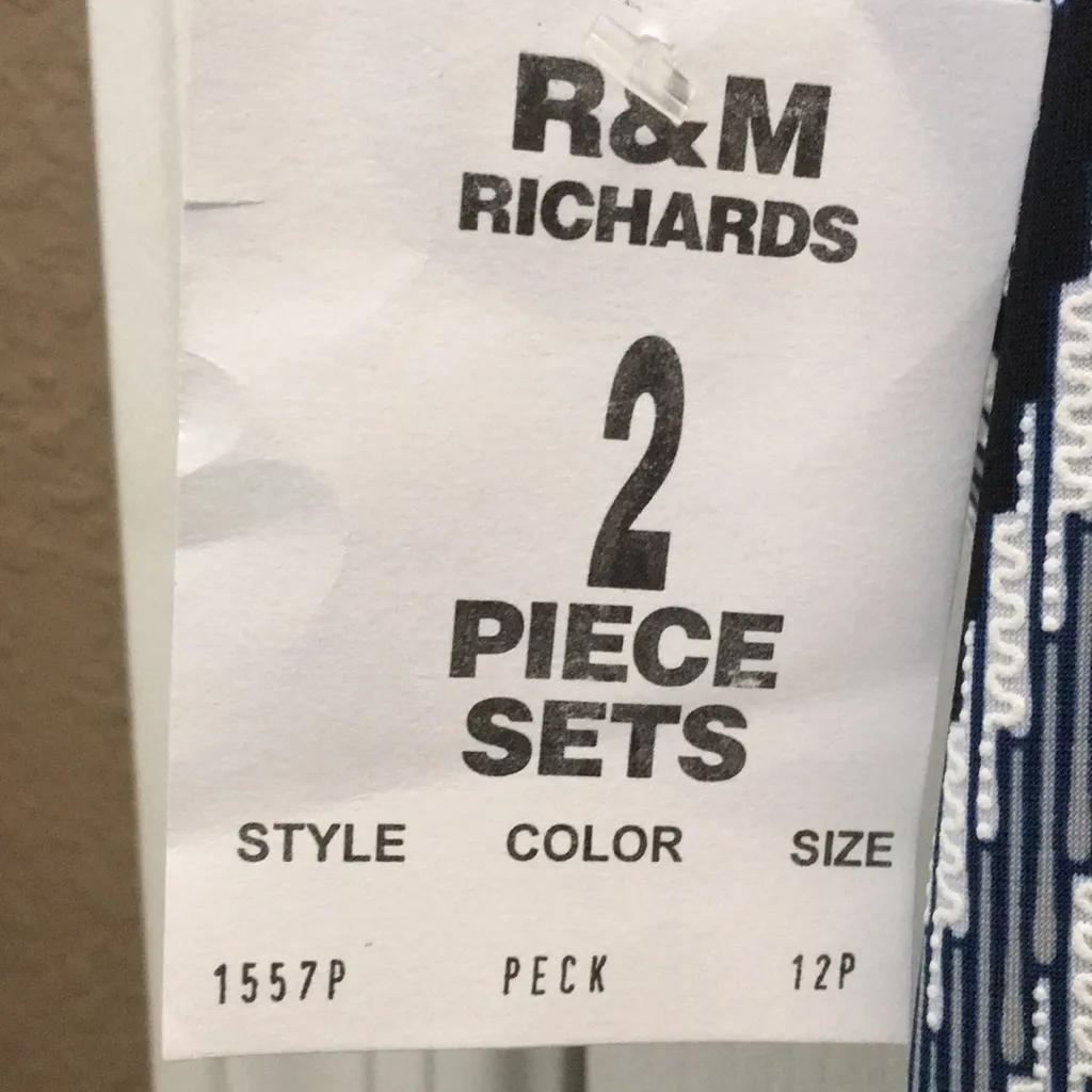 FINAL MARKDOWN Ladies’ NWT R&M Richards Petite Dress w/Attached Necklace (12P) - Image 13