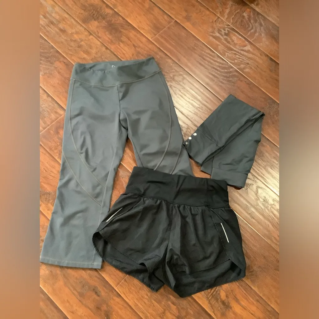 Leggings and shorts bundle 🌸 Gray Size M - Image 4