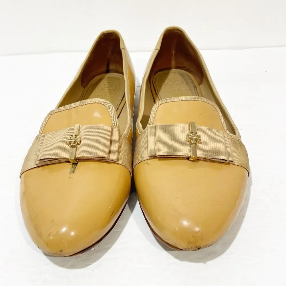 Tory Burch Size 9M Nude Patent Leather Trudy Bow Gold Reva Smoking Flat Loafers - Image 2