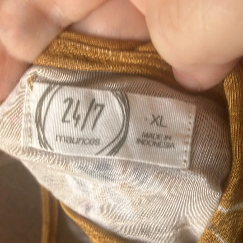 Maurice’s Floral Mustard Sleeveless Top xl - Image 3