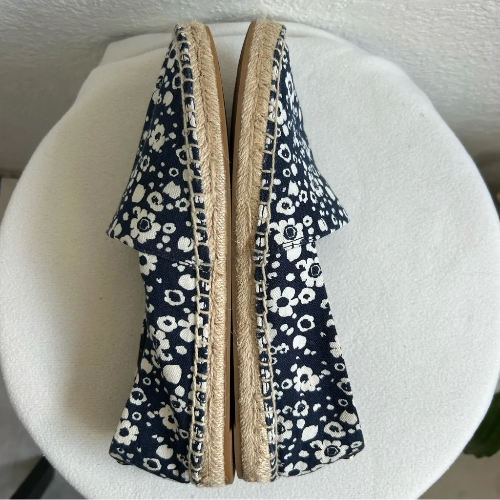 Tory Burch Blue and White Floral Espadrilles - Image 5