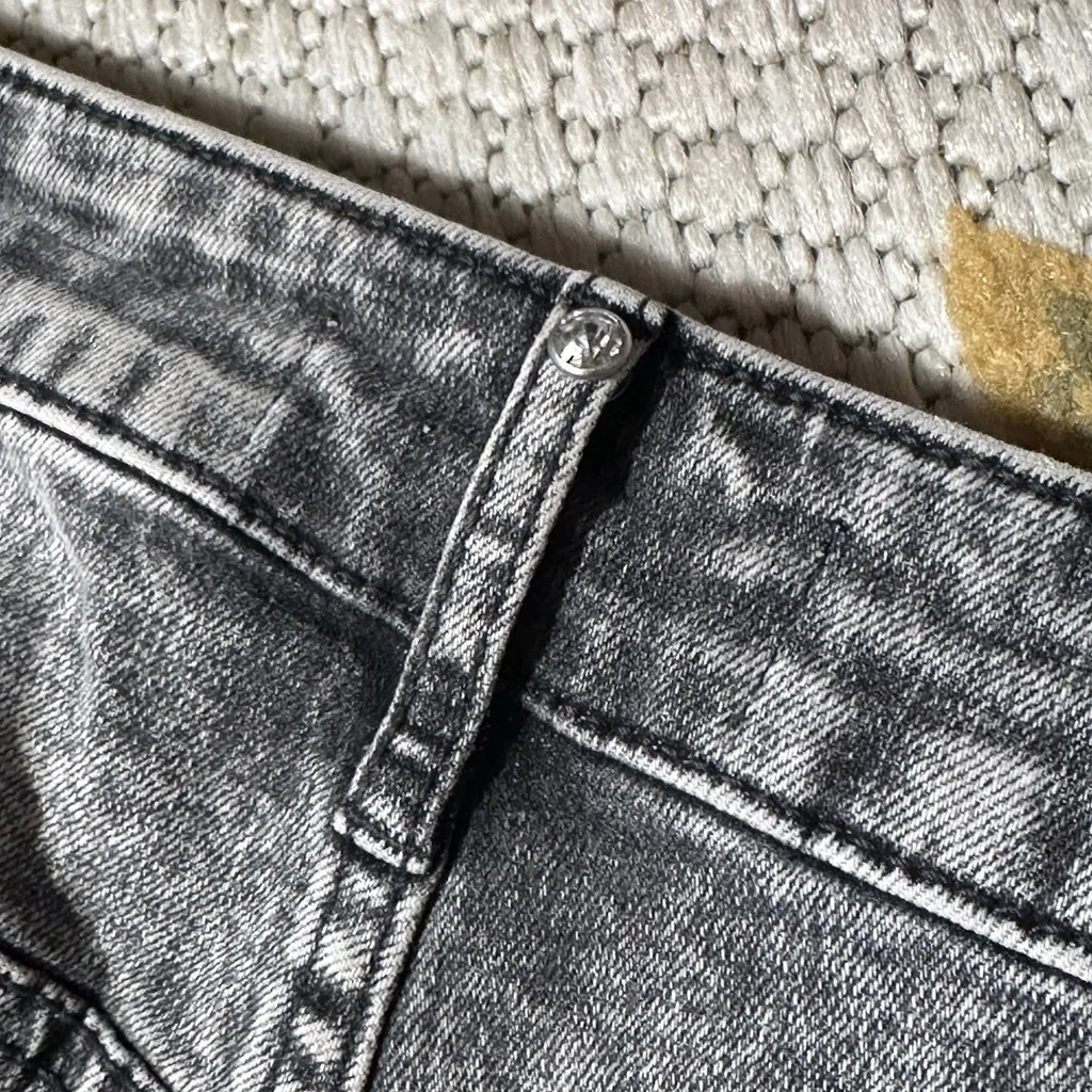 Rebecca Minkoff NWOT Acid Washed Blk Darted Barrel Leg Jeans Studded 14 Hi-Rise - Image 11