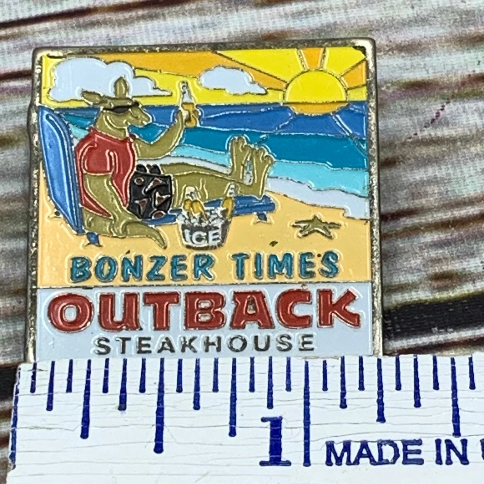Bonzer Times Outback Steakhouse Lapel Pin‎ Kangaroo Beach Scene Collectible Red - Image 2