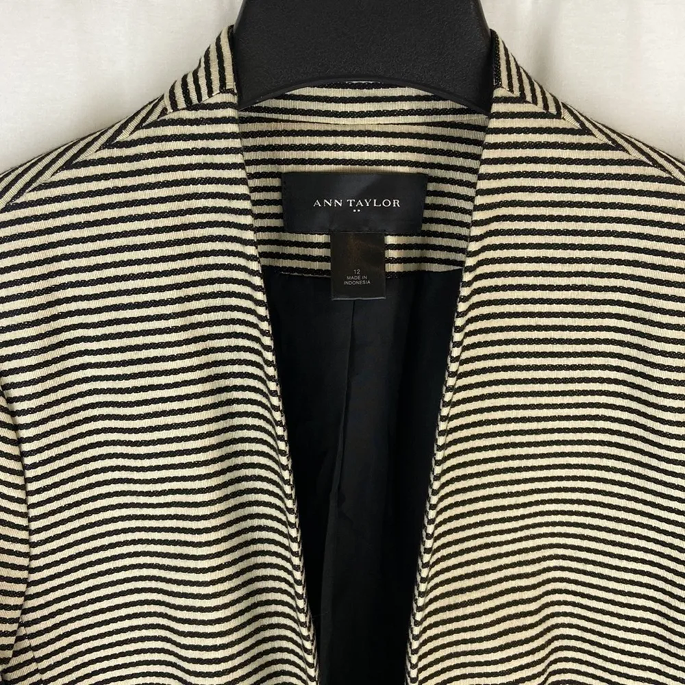 Ann Taylor Factory Black and Taupe Striped Open Front Blazer Size 12 - Image 4