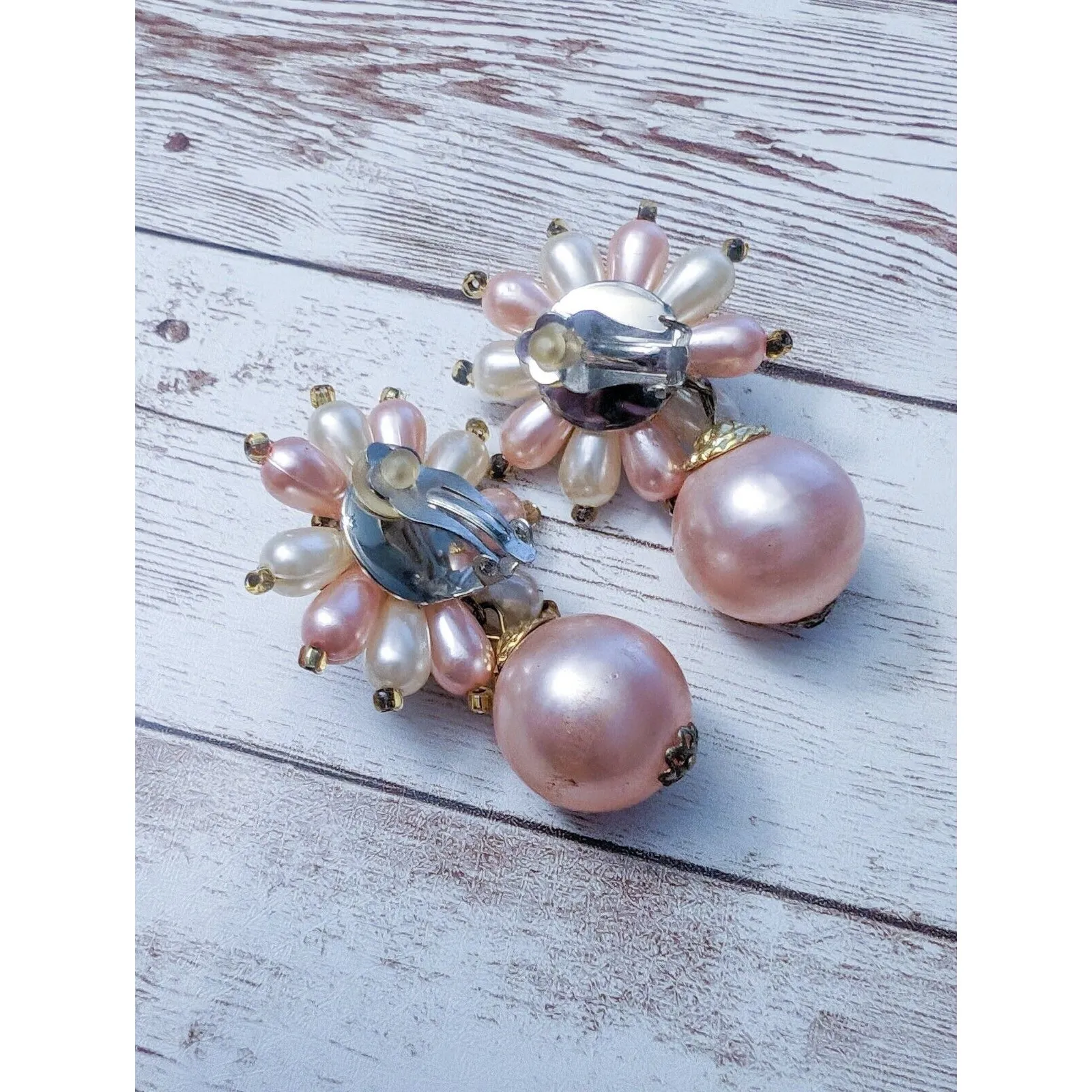 Vintage Clip On Earrings - Image 6