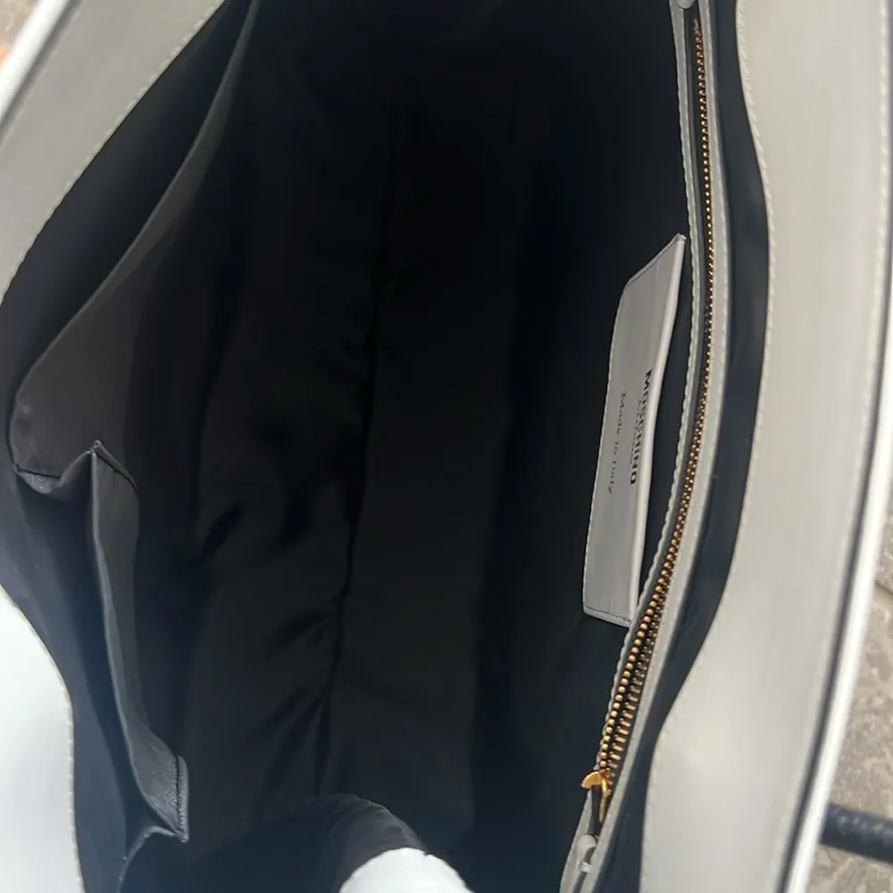 Moschino “100% PURE MOSCHINO” White Leather Shoulder Bag, New with Tag - Image 11