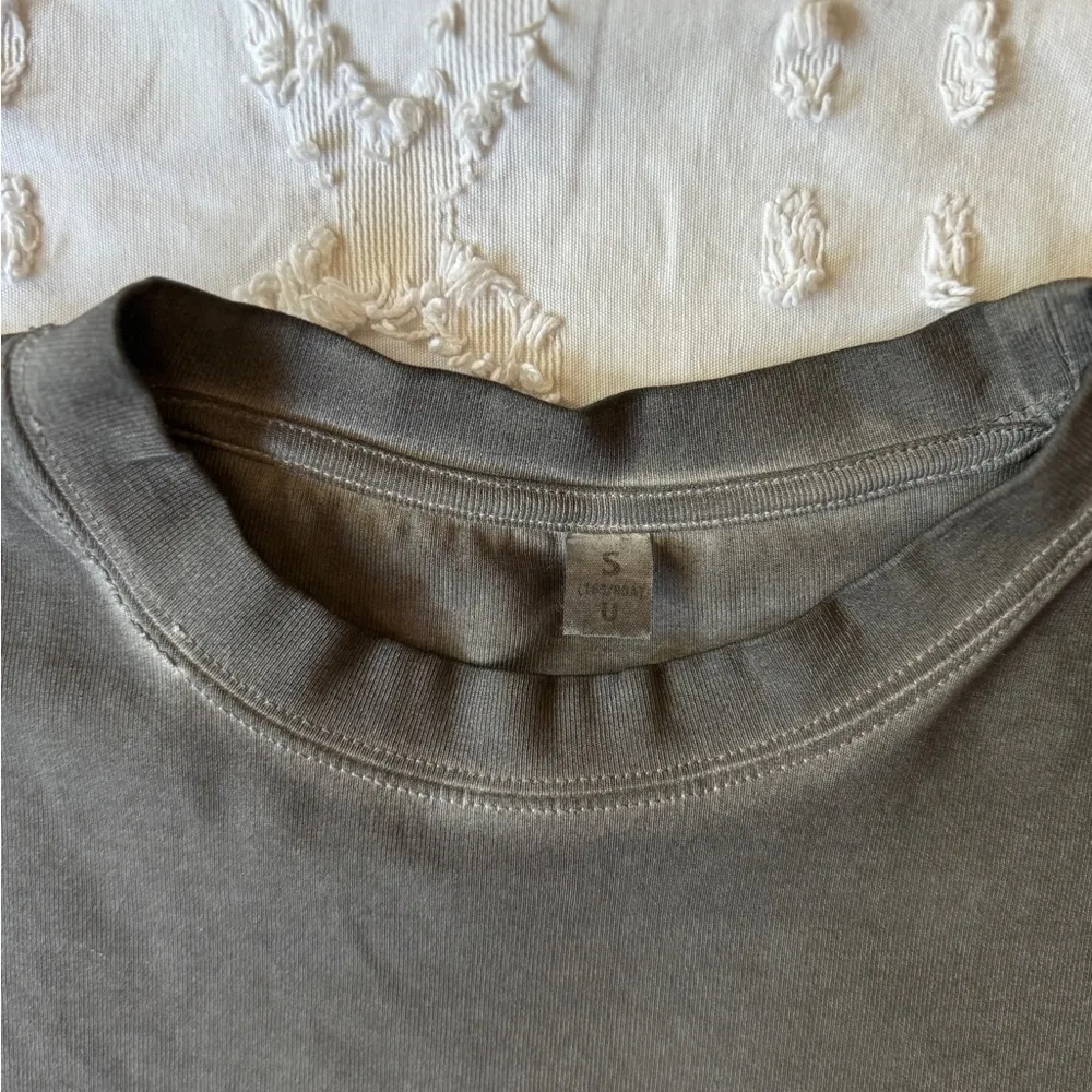 NEVER WORN BRAT S BLACK WASHED CROP TOP TEE - Image 4