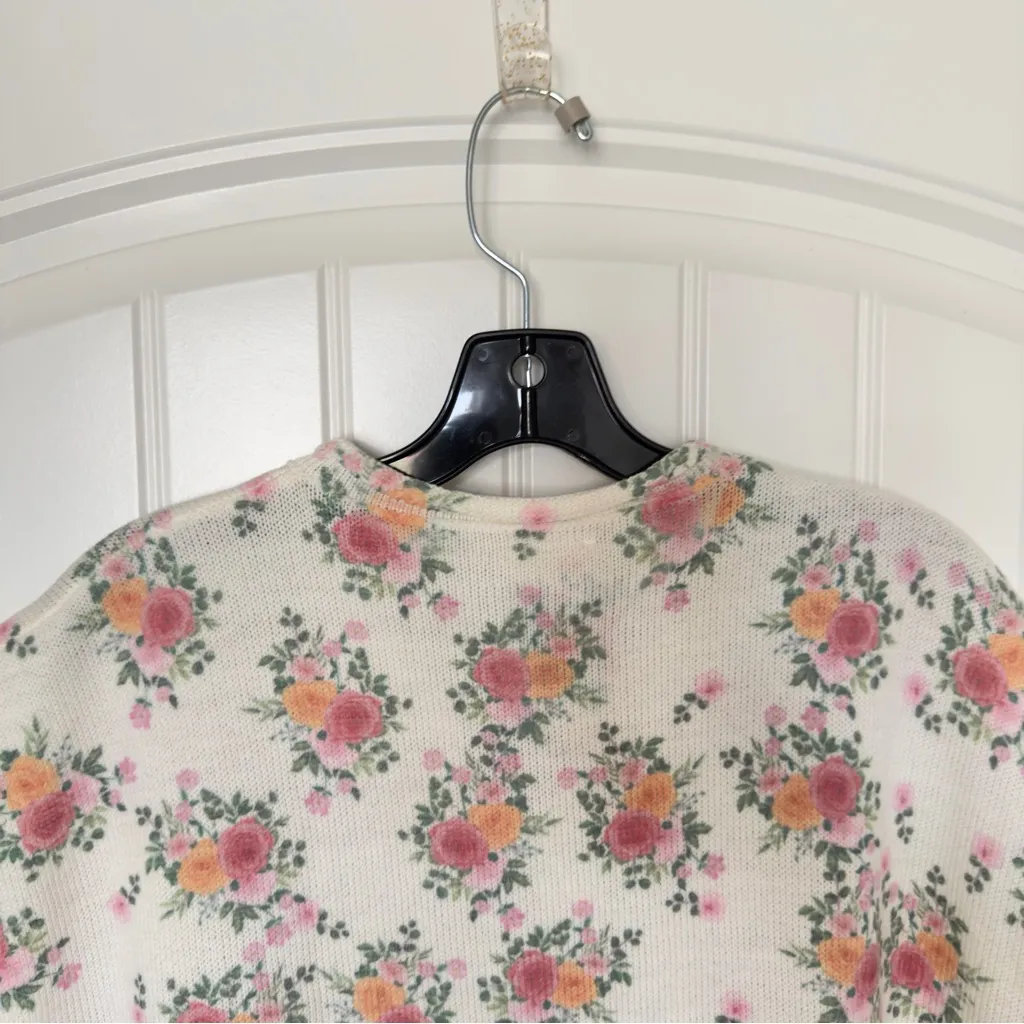 So Me Feminine Floral Cottage - Image 6