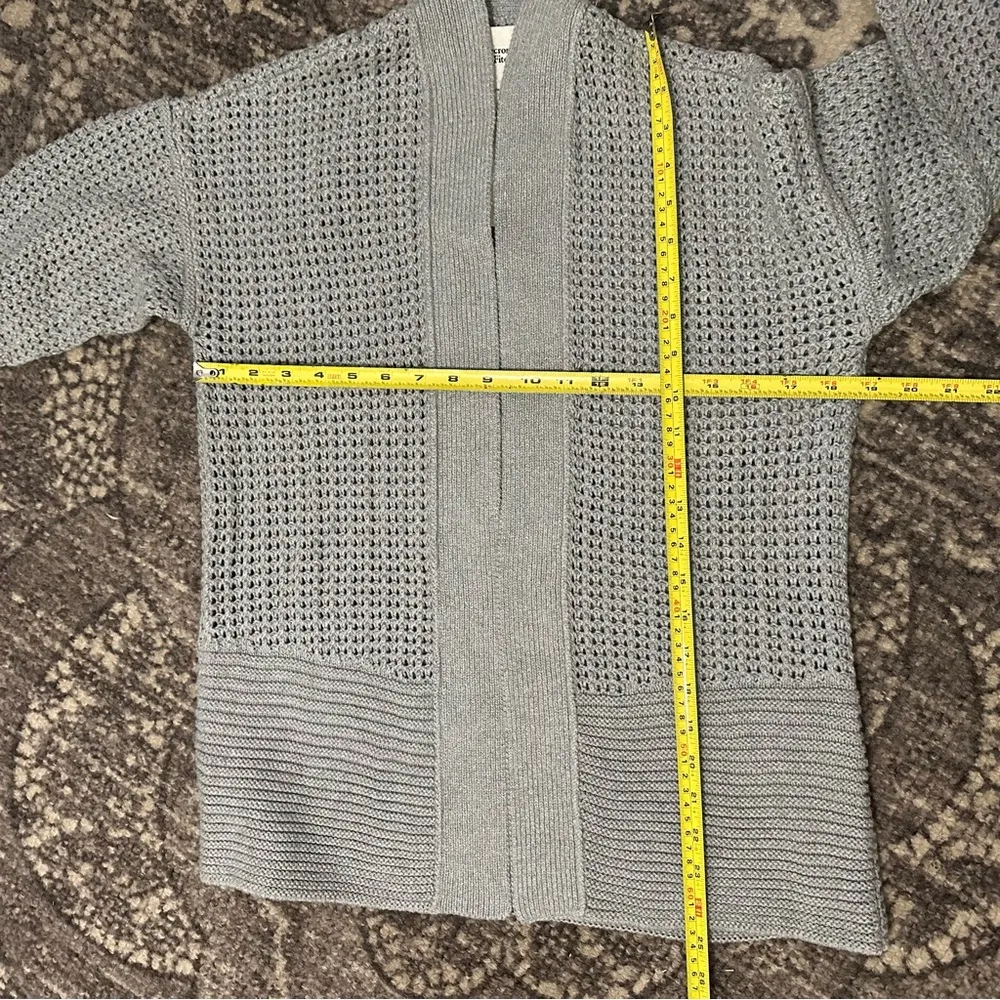 Abercrombie & Fitch NWT Women’s XS Gray Mesh Stitch Non Closure Knit Cardigan - Image 8