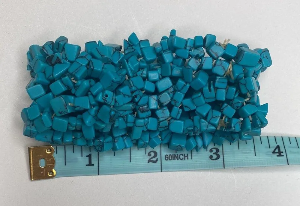 Women’s Turquoise Colored Chip/Stones Stretch Cuff Bracelet EUC OS - Image 6