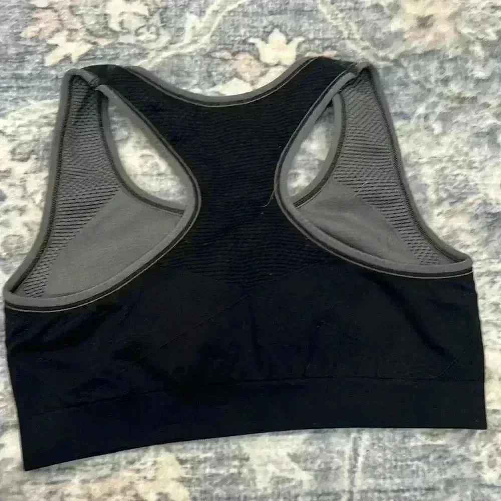 Women’s size small/ medium sports bra bundle. In good condition! - Image 12