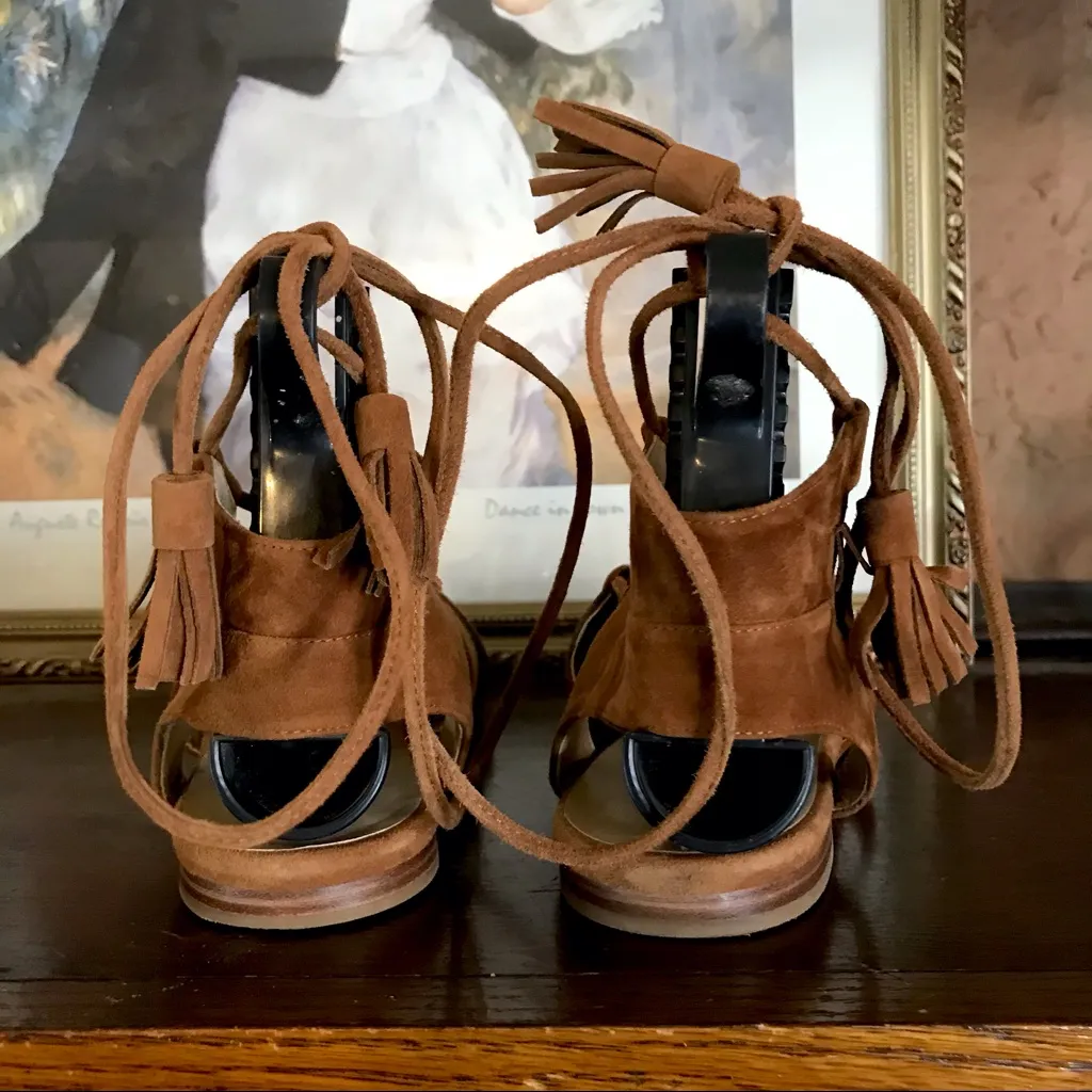 STUART WEITZMAN GLADIATOR STYLE TAN SUEDE SANDALS (35.5) - Image 9