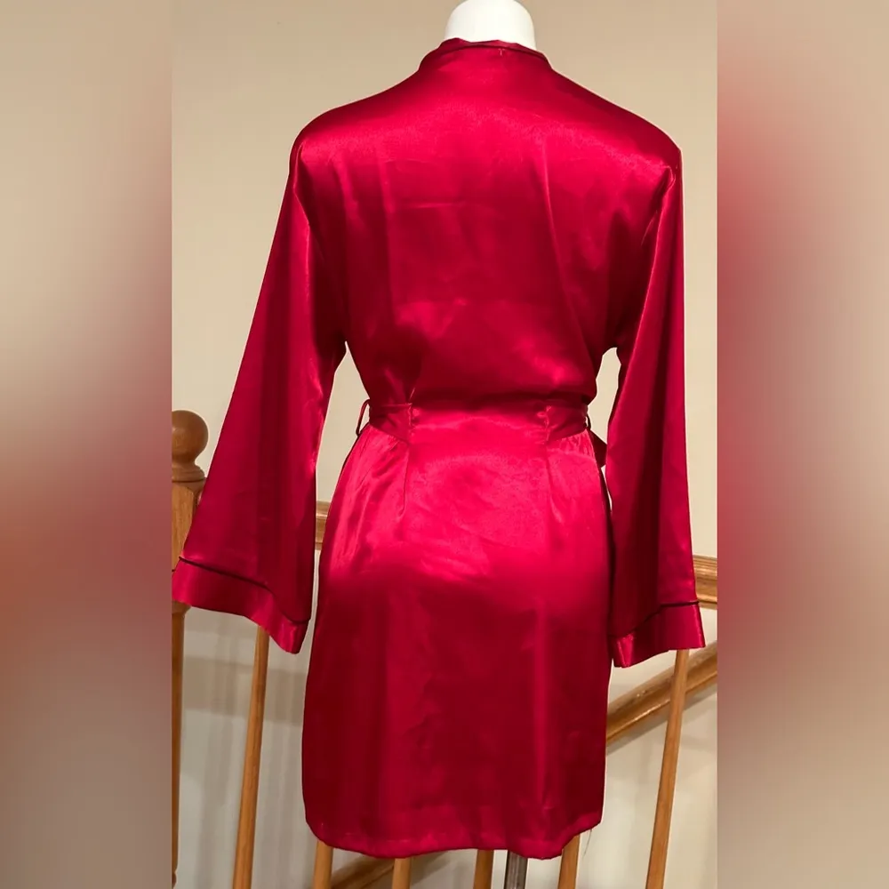 Jone New York Bright Red Vintage Satin Robe Black Embroidered Initials. Sz L - Image 3