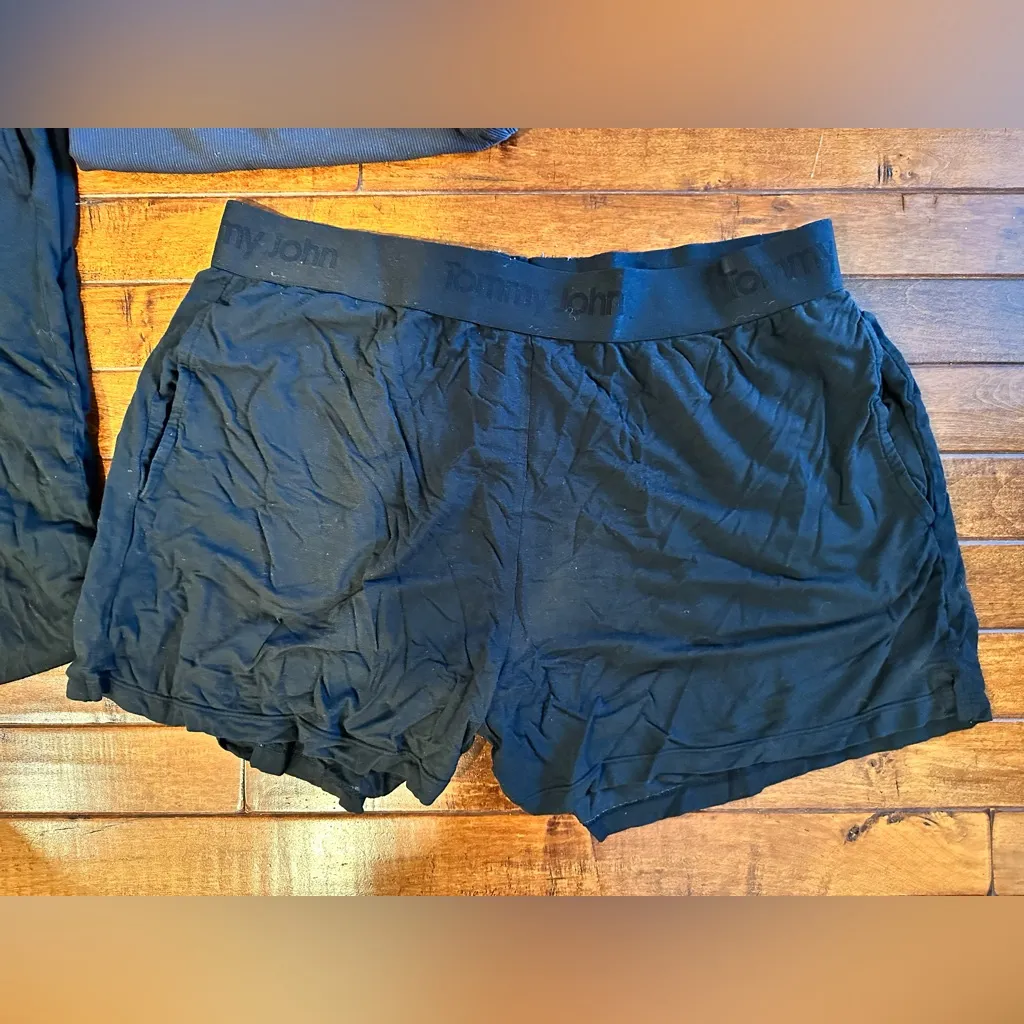 Women’s Tommy John Black Pajama Set with shirt, shorts and pants size large - Image 2