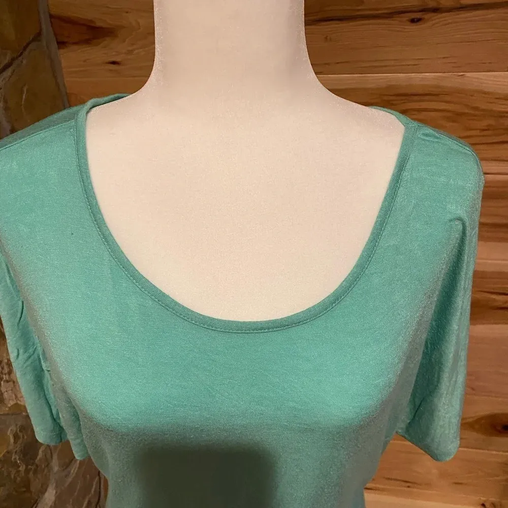 Rue21 seafoam green short sleeve shirt - Image 3