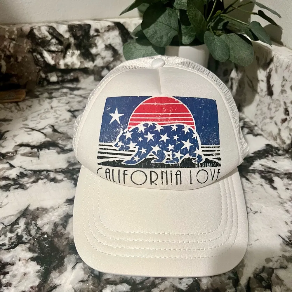 ⭐️Billabong California Love Trucker Hat Snap Back Mesh Back Foam Stars White - Image 3