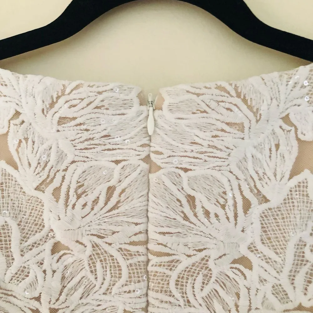 Adrianna Papell Embroidered Contrast Evening Gown Black Ivory Women's Size 2 - Image 9