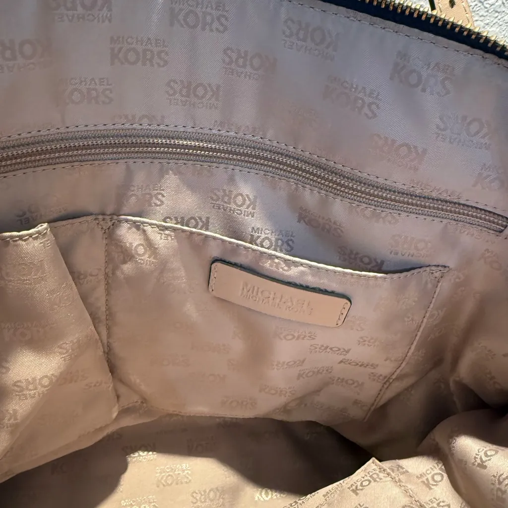 Michael Kors Dark Blue and Tan Tote - Image 3