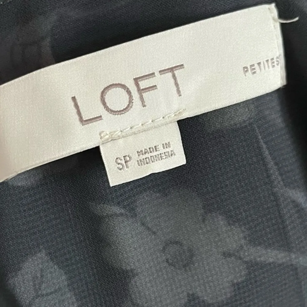 Loft • Navy Blue Petite Bird Floral Cami Tank Top - Image 5