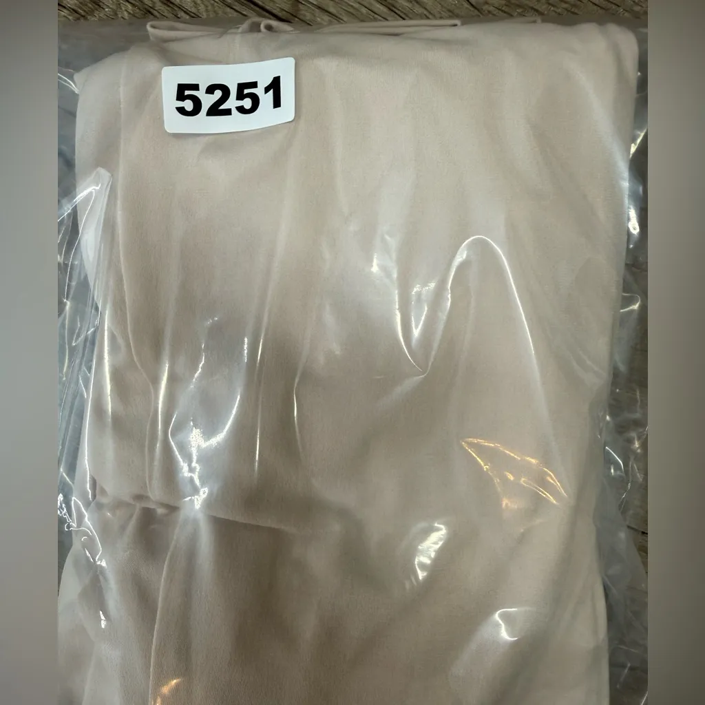 Nookie Ti amo v neck cross cross long sleeve midi dress size 8 - Image 7