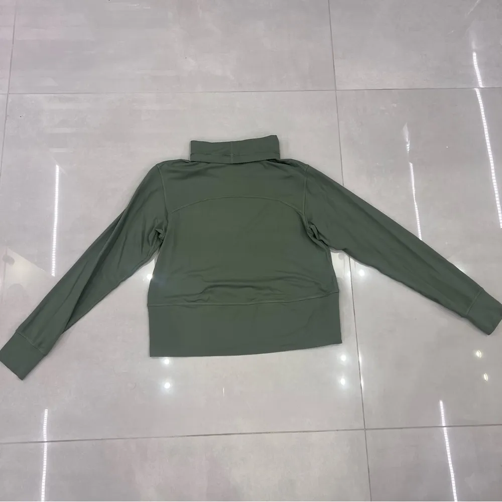 Lululemon Ready to Rulu Pullover
Green Twill - Image 9