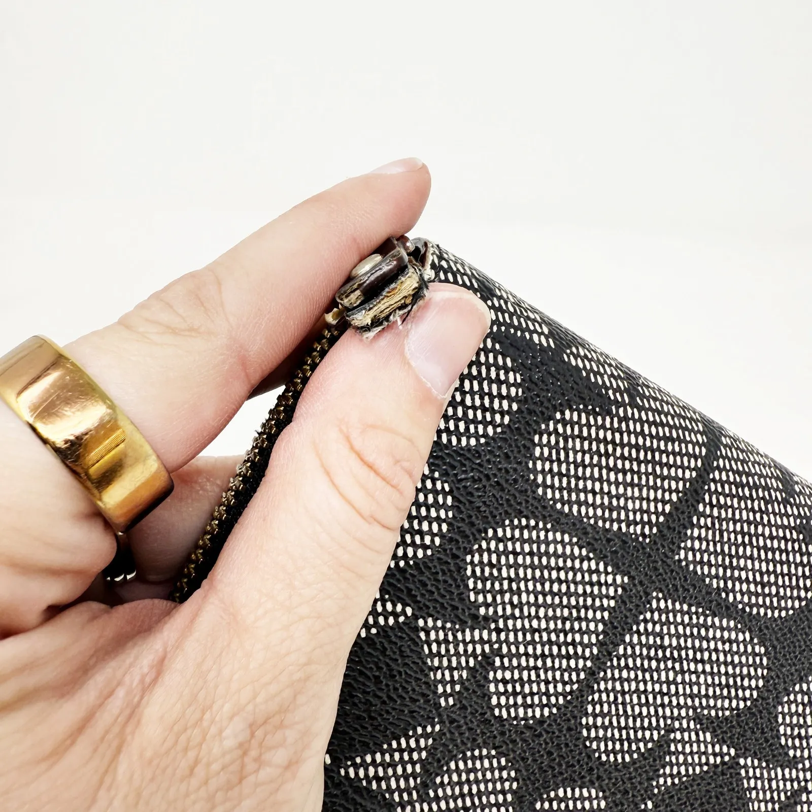 [Kate Spade] Neda Black Pebbled Leather Ace of Spades Zip Around Wallet *FLAW* - Image 11