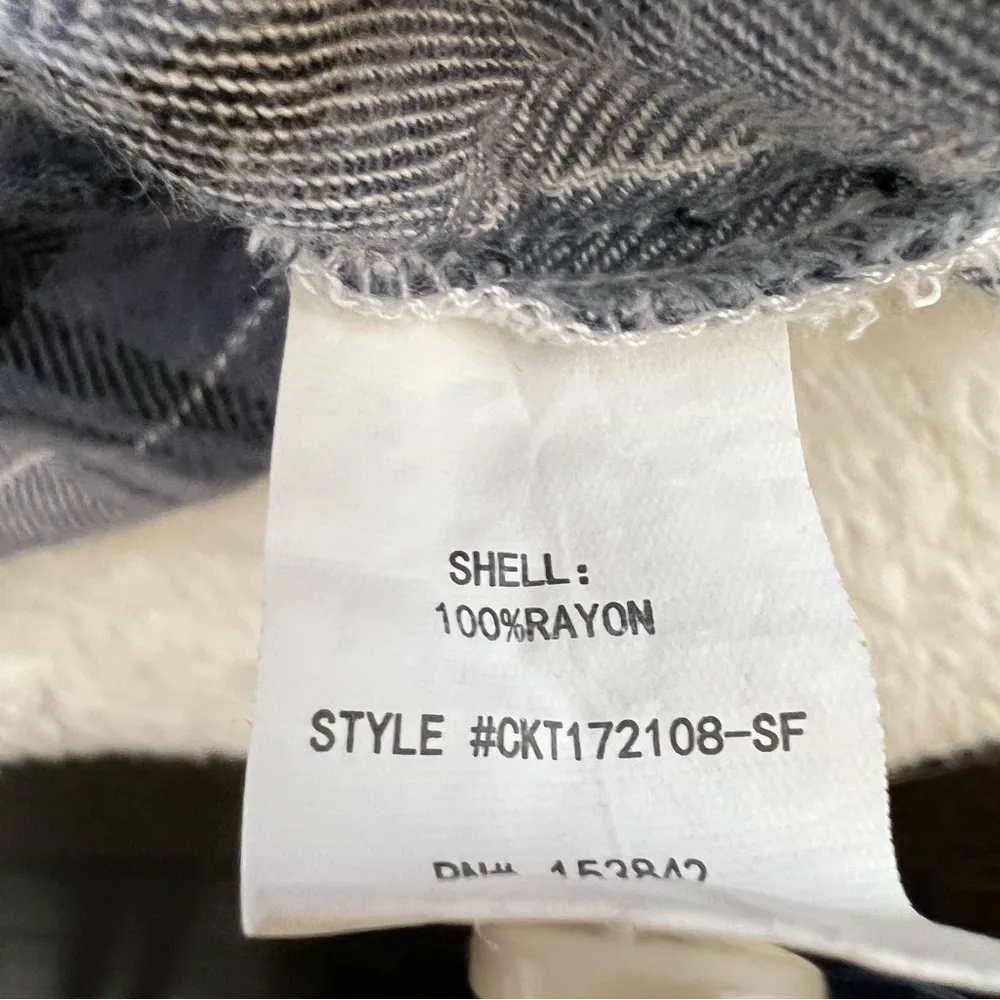 Melloday Soft Blue and White Plaid Button Down Flannel - Image 8