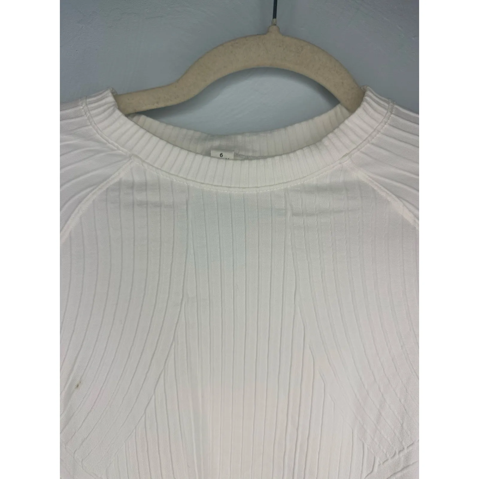 Lululemon  Textured Pullover Long-Sleeve Top Size 6 White Embossed Running - Image 3