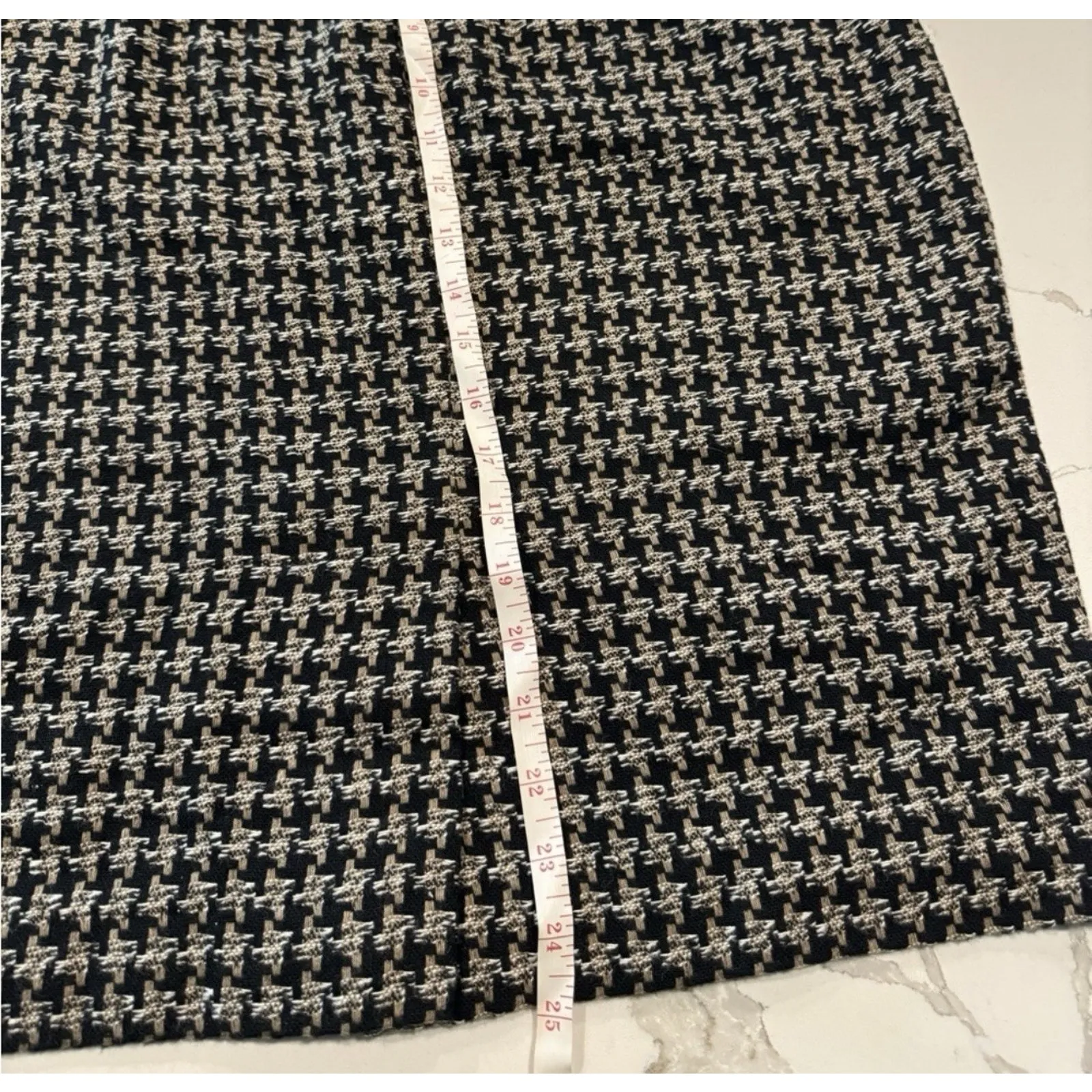 Vintage 1980s Diane von Furstenberg Houndstooth Skirt – Size 12 (Modern 8–10) - Image 7