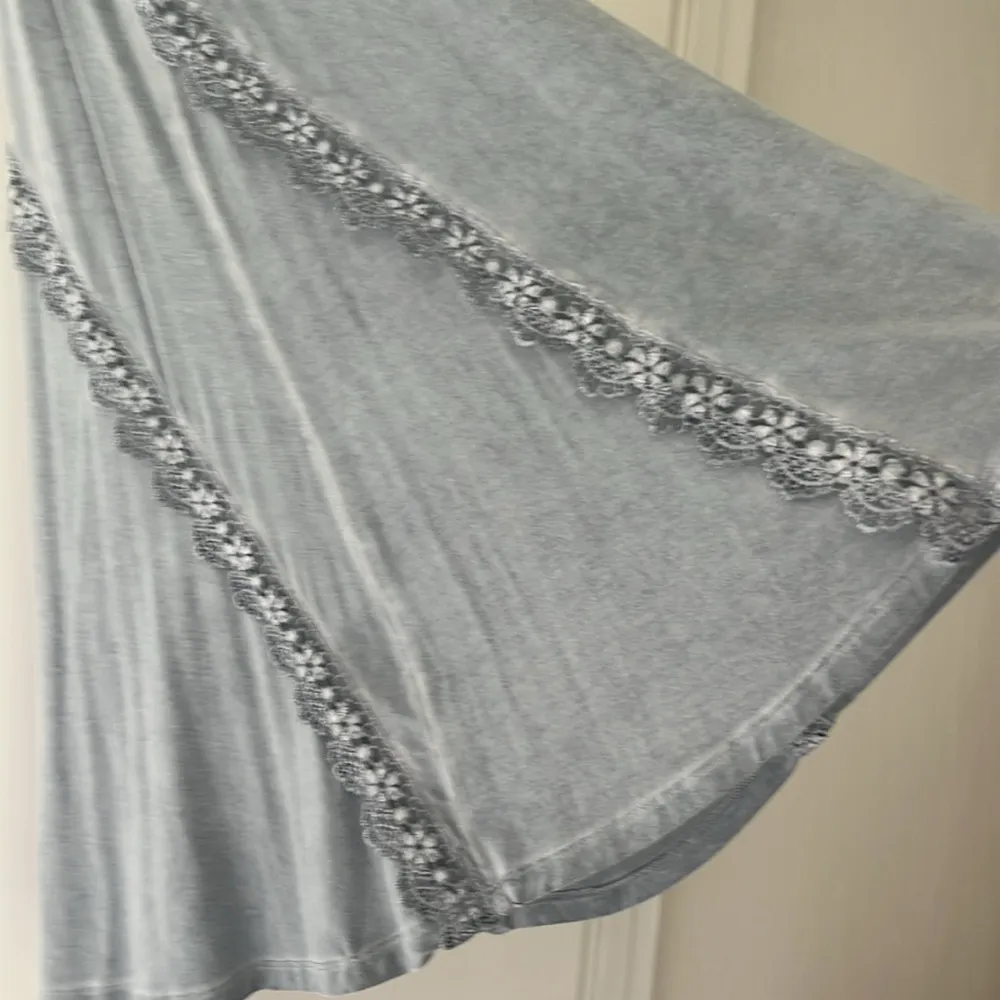 Andrée Super Cute Women’s Tunic with Cute Details - Image 3