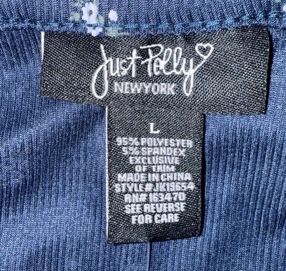 Just Polly New York Long Sleeve Floral V Neck
Crop Top Blue Large NWT - Image 6